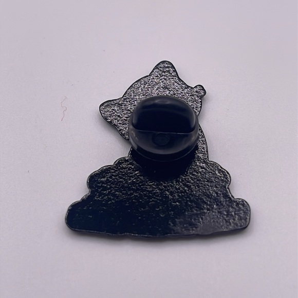 Cute Cat Enamel Pin - Brown and White - Picture 2 of 4